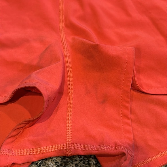 Lululemon speed up shorts 2.5 inch size 8 - Picture 5 of 5